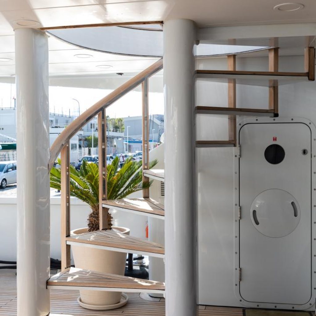 2p7a7827_rt_l-1730972862